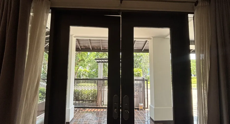 For sale and for rent 4 bedrooms house in San Sai, Chiang Mai