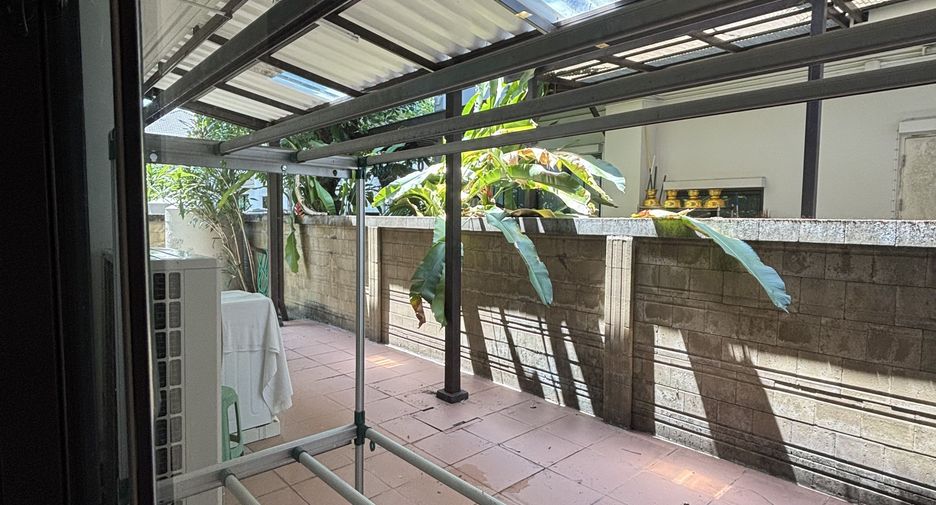 For sale and for rent 4 bedrooms house in San Sai, Chiang Mai