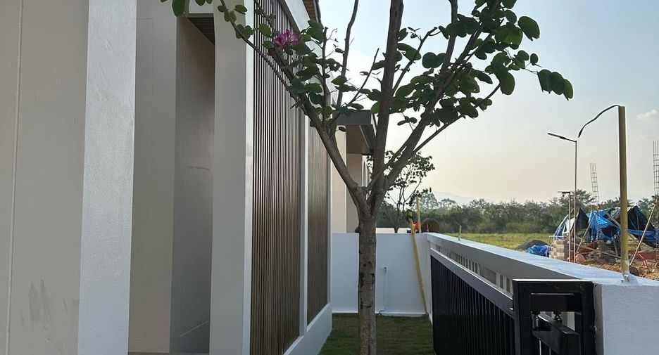 For sale 3 bedrooms house in Saraphi, Chiang Mai