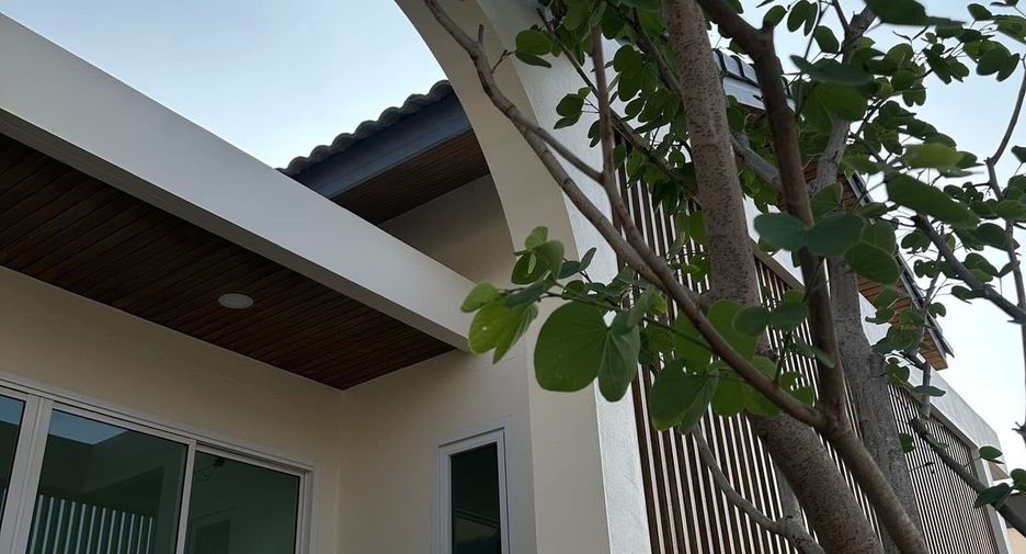 For sale 3 bedrooms house in Saraphi, Chiang Mai