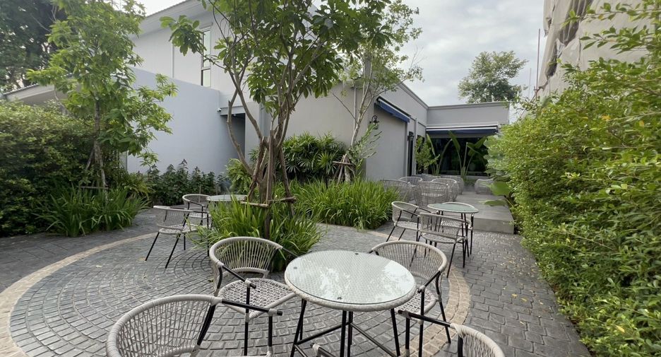 For sale 5 bedrooms house in Mueang Chiang Mai, Chiang Mai