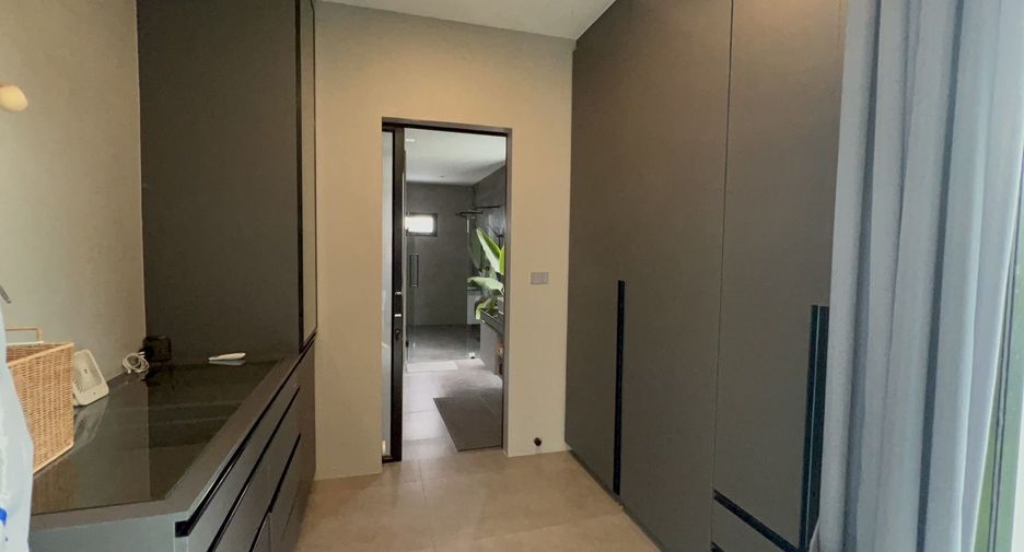 For sale 5 bedrooms house in Mueang Chiang Mai, Chiang Mai
