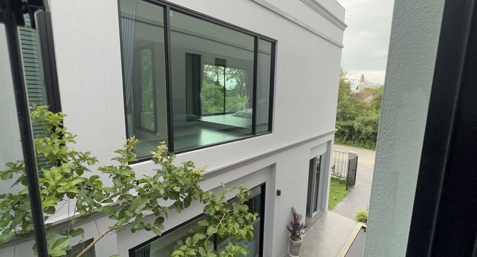 For sale 5 bedrooms house in Mueang Chiang Mai, Chiang Mai