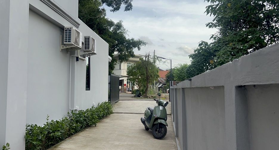 For sale 5 bedrooms house in Mueang Chiang Mai, Chiang Mai