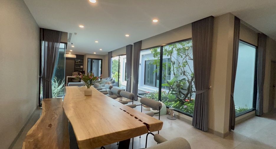 For sale 5 bedrooms house in Mueang Chiang Mai, Chiang Mai