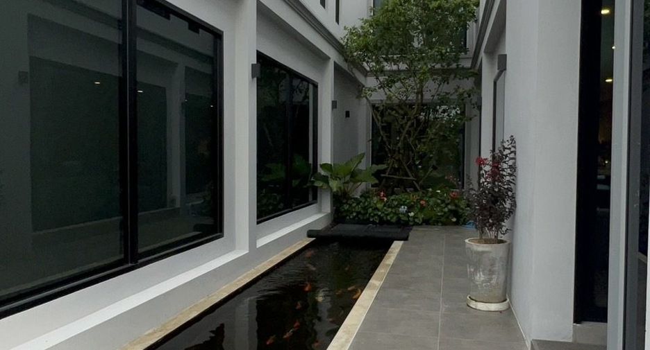 For sale 5 bedrooms house in Mueang Chiang Mai, Chiang Mai