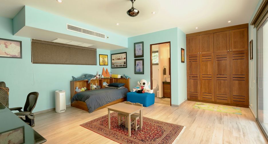For sale 5 bedrooms house in Thalang, Phuket