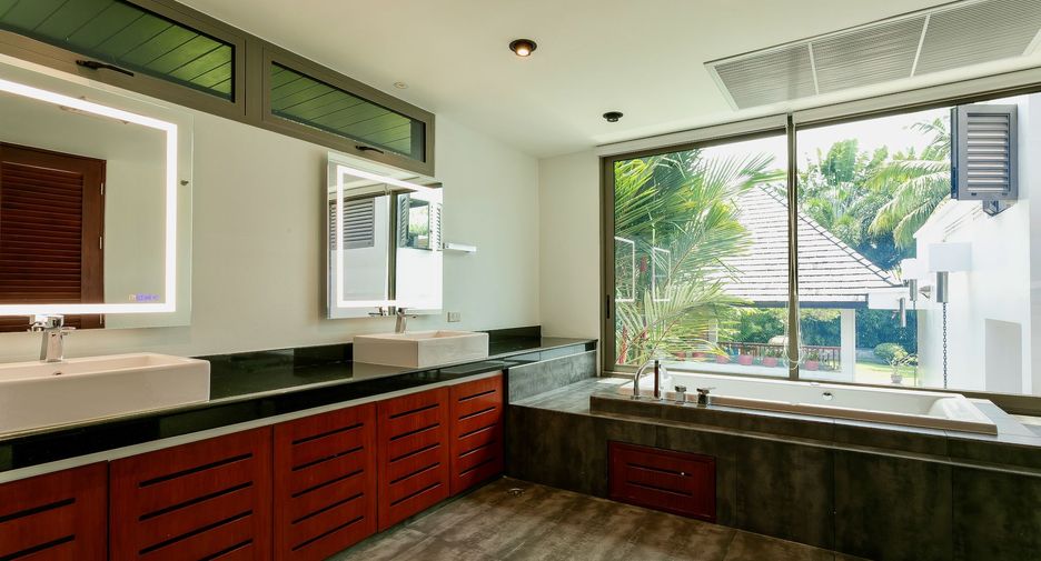 For sale 5 bedrooms house in Thalang, Phuket