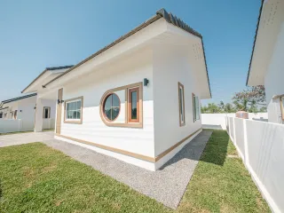 Casa en venta de 3 habitaciones en San Kamphaeng, Chiang Mai