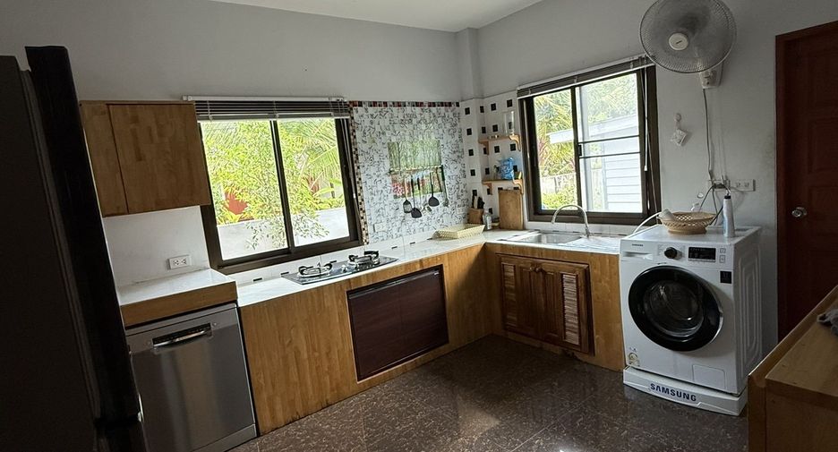 For sale 4 bedrooms villa in Ko Pha-ngan, Surat Thani