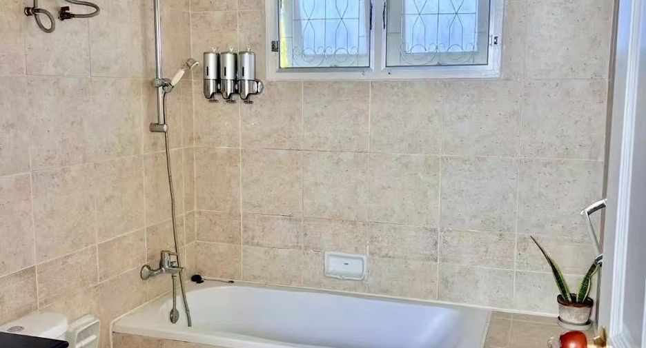 For sale 5 ベッドルーム house in Mueang Chiang Mai, Chiang Mai