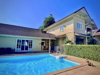 For sale 5 bedrooms house in Mueang Chiang Mai, Chiang Mai