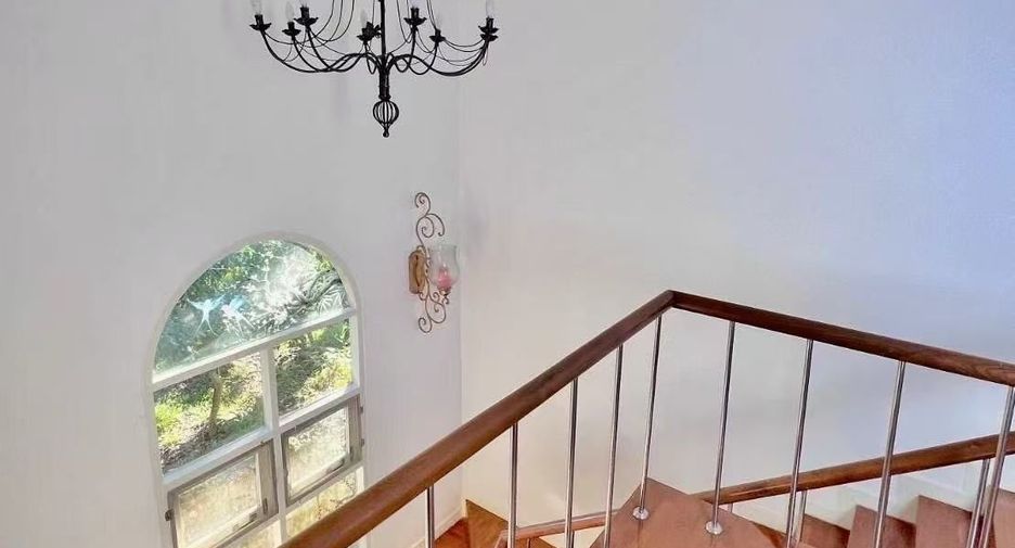 For sale 5 ベッドルーム house in Mueang Chiang Mai, Chiang Mai