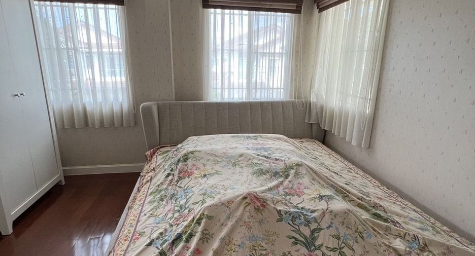 For sale 4 bedrooms house in Mueang Chiang Mai, Chiang Mai