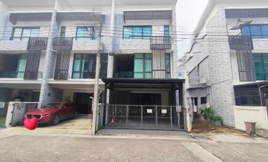 For sale 3 ベッドルーム townhouse in Bang Phli, Samut Prakan