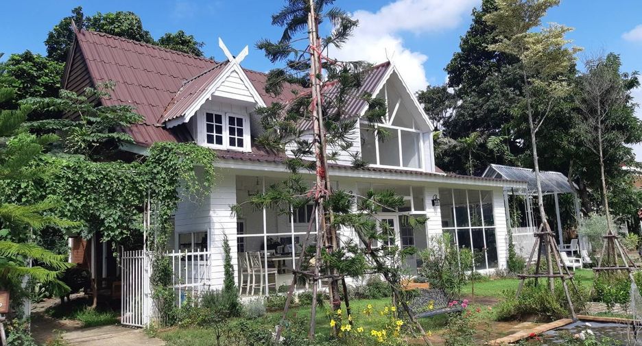 For rent 5 bedrooms villa in Saraphi, Chiang Mai