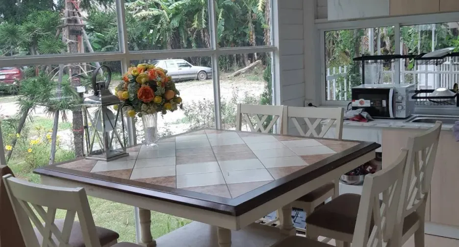 For rent 5 bedrooms villa in Saraphi, Chiang Mai