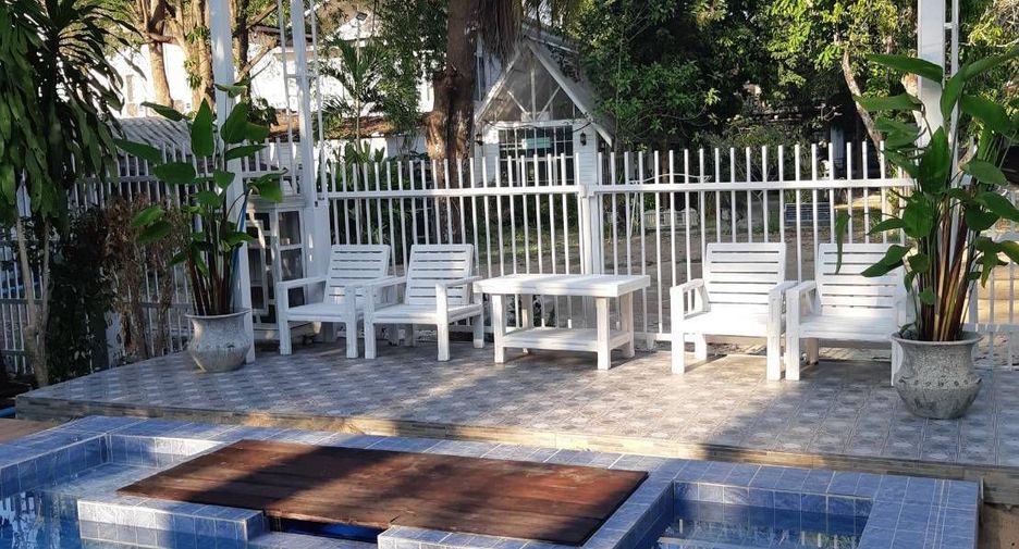 For rent 5 bedrooms villa in Saraphi, Chiang Mai