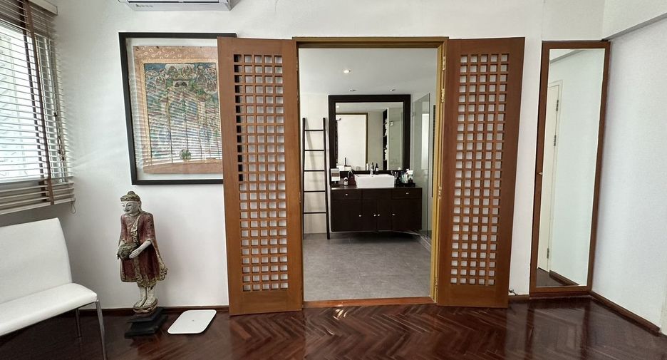 For sale 4 bedrooms condo in Hua Hin, Prachuap Khiri Khan