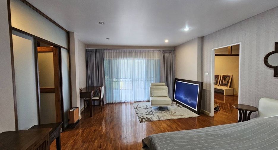 For sale 4 bedrooms house in Mueang Chiang Mai, Chiang Mai