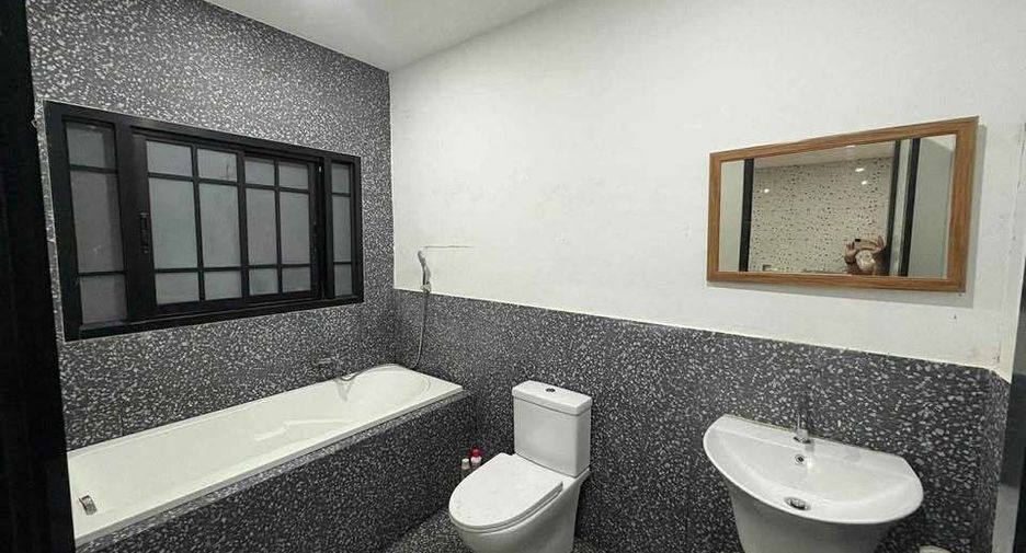 For rent 2 bedrooms townhouse in Mueang Phuket, Phuket