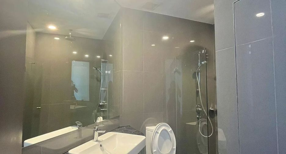 For sale 2 ベッドルーム condo in Bang Rak, Bangkok