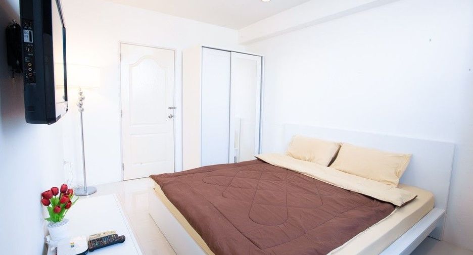 For sale 1 bed condo in Si Racha, Chonburi