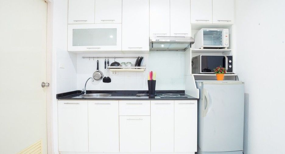 For sale 1 bed condo in Si Racha, Chonburi