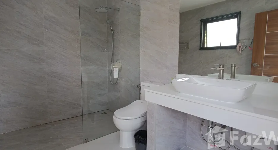 For sale 4 bedrooms house in Ko Samui, Surat Thani