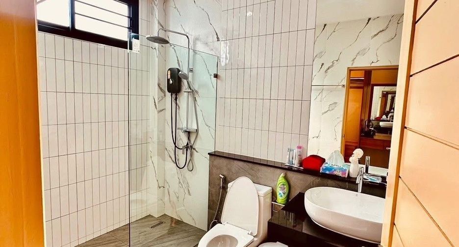 Villa en alquiler de 4 habitaciones en Hang Dong, Chiang Mai