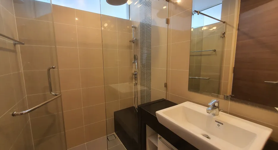 For sale 4 bedrooms condo in Yan Nawa, Bangkok