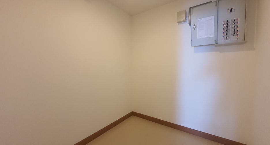 For sale 4 bedrooms condo in Yan Nawa, Bangkok