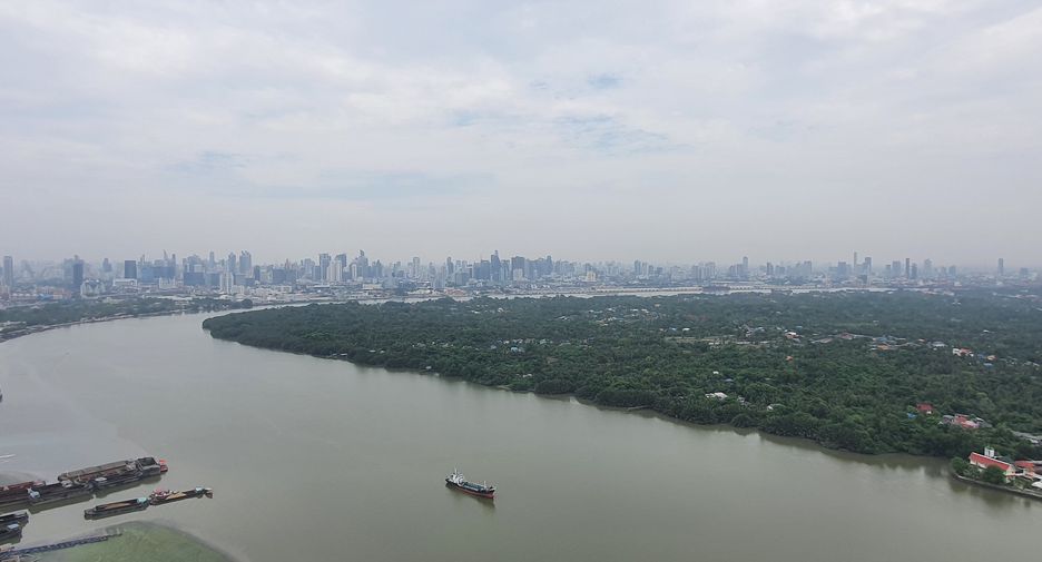 For sale 4 bedrooms condo in Yan Nawa, Bangkok