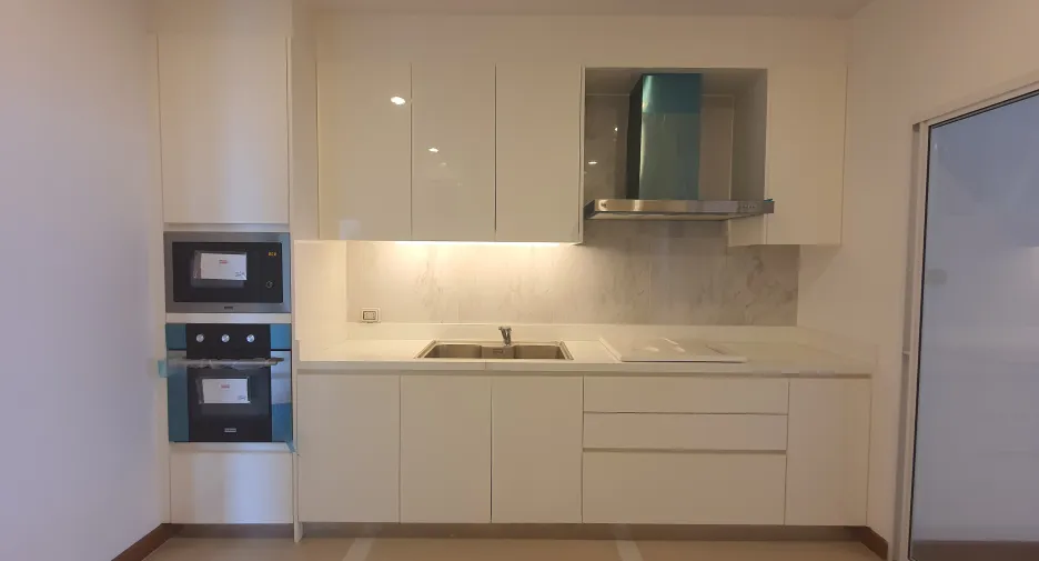 For sale 4 bedrooms condo in Yan Nawa, Bangkok