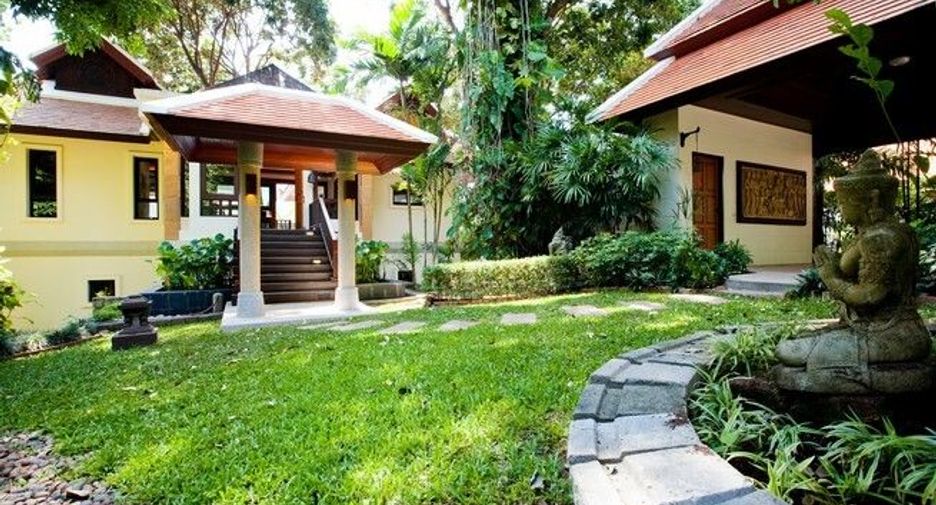 À vendre et à louer 4 chambres villa à Mueang Phuket, Phuket