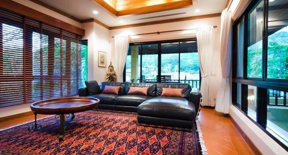 À vendre et à louer 4 chambres villa à Mueang Phuket, Phuket