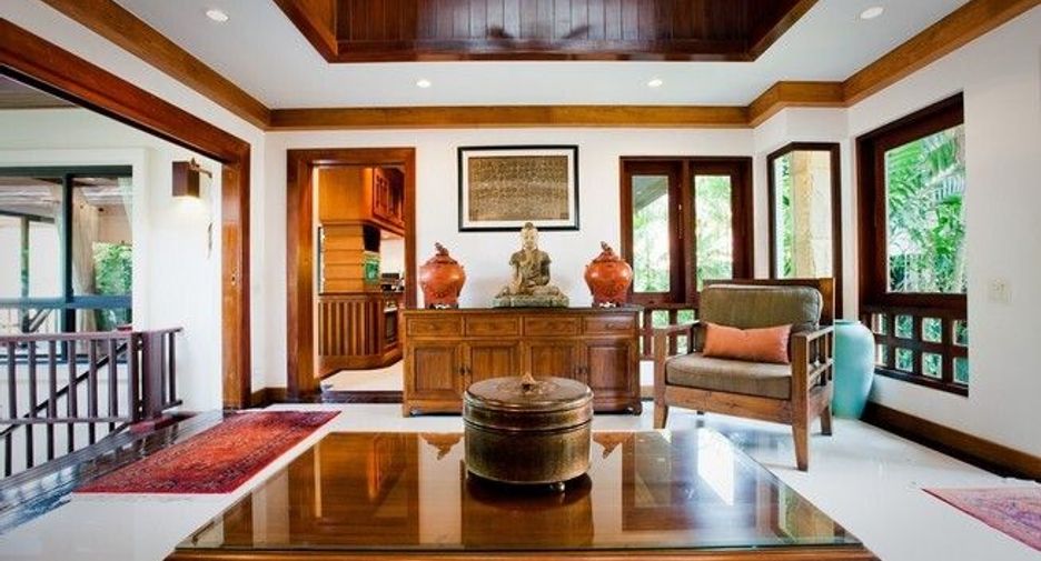 À vendre et à louer 4 chambres villa à Mueang Phuket, Phuket