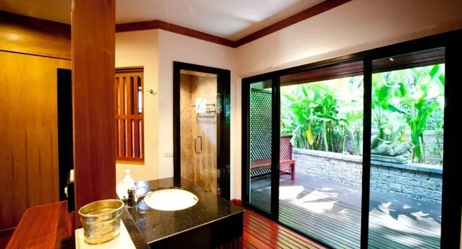 À vendre et à louer 4 chambres villa à Mueang Phuket, Phuket