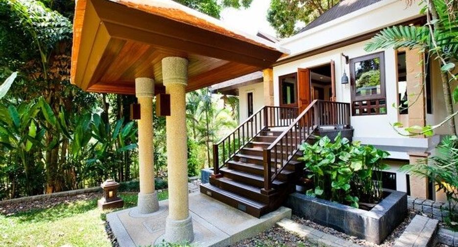 À vendre et à louer 4 chambres villa à Mueang Phuket, Phuket