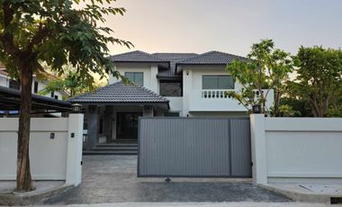 For sale 4 bedrooms house in San Kamphaeng, Chiang Mai