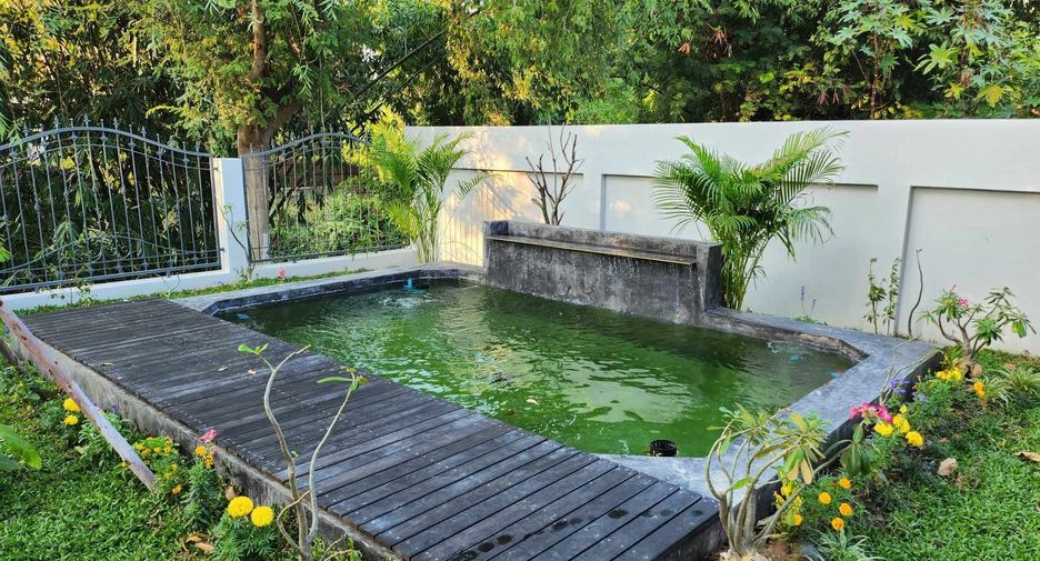 For sale 4 bedrooms house in San Kamphaeng, Chiang Mai