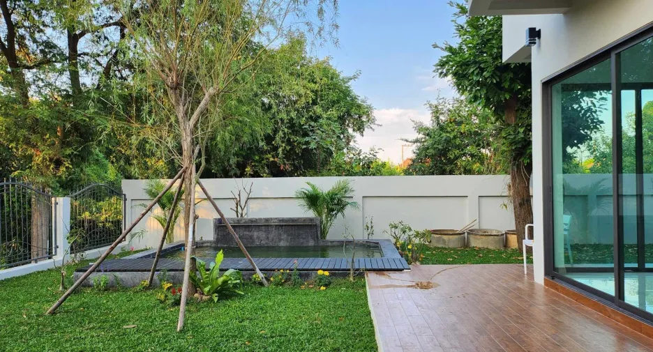 For sale 4 bedrooms house in San Kamphaeng, Chiang Mai