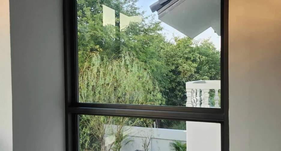 For sale 4 bedrooms house in San Kamphaeng, Chiang Mai