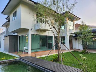 For sale 4 bedrooms house in San Kamphaeng, Chiang Mai