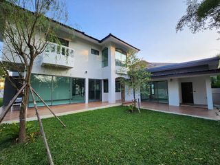 For sale 4 bedrooms house in San Kamphaeng, Chiang Mai