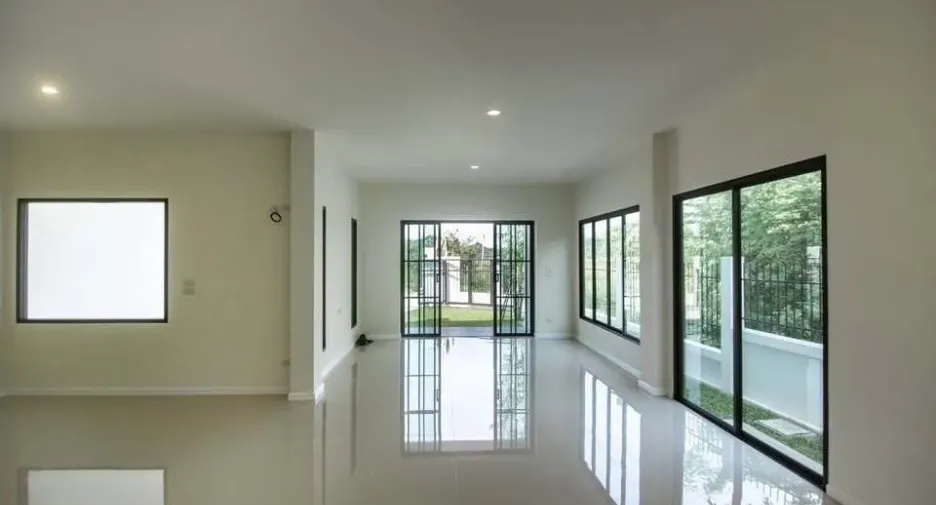 Casa en venta de 3 habitaciones en San Kamphaeng, Chiang Mai