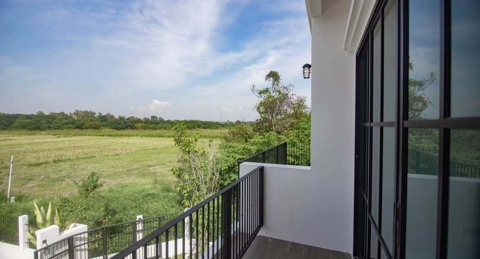 Casa en venta de 3 habitaciones en San Kamphaeng, Chiang Mai