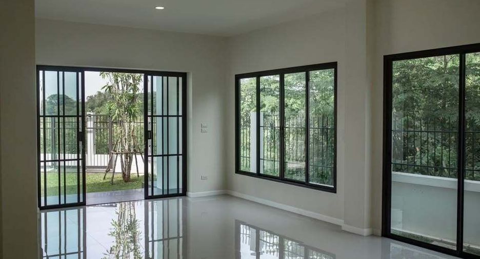 Casa en venta de 3 habitaciones en San Kamphaeng, Chiang Mai