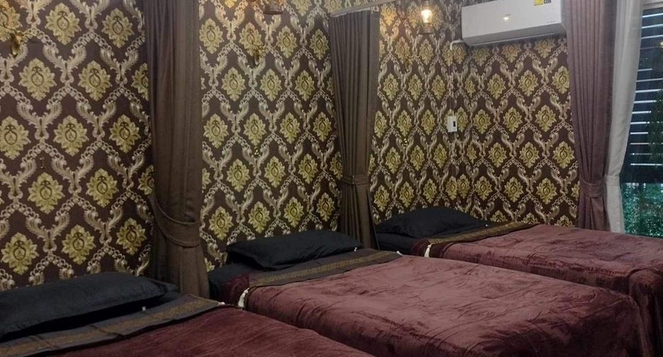 For rent 3 bedrooms retail Space in Bang Lamung, Chonburi