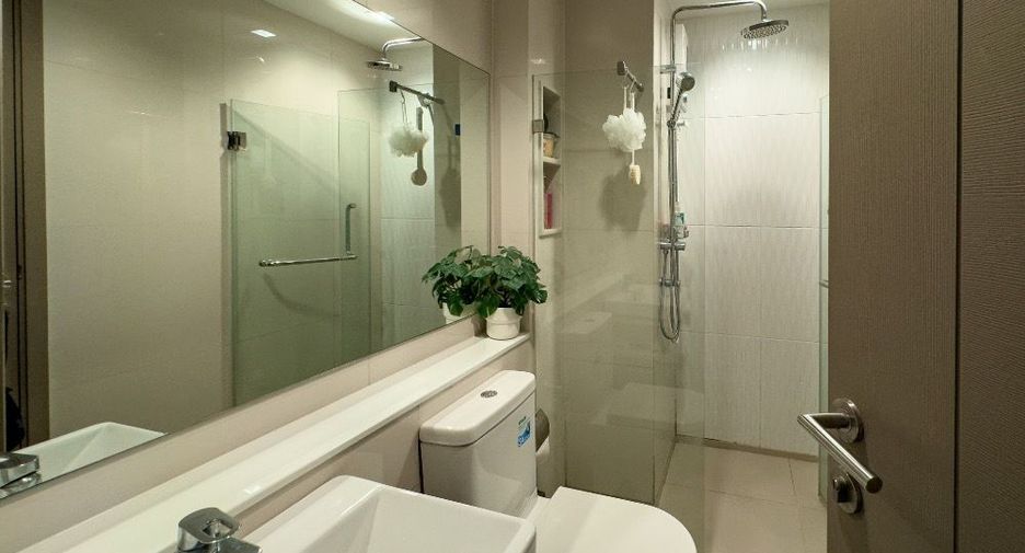 For sale 1 bed condo in Huai Khwang, Bangkok